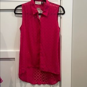 NWT Collared Sleeveless triangle blouse